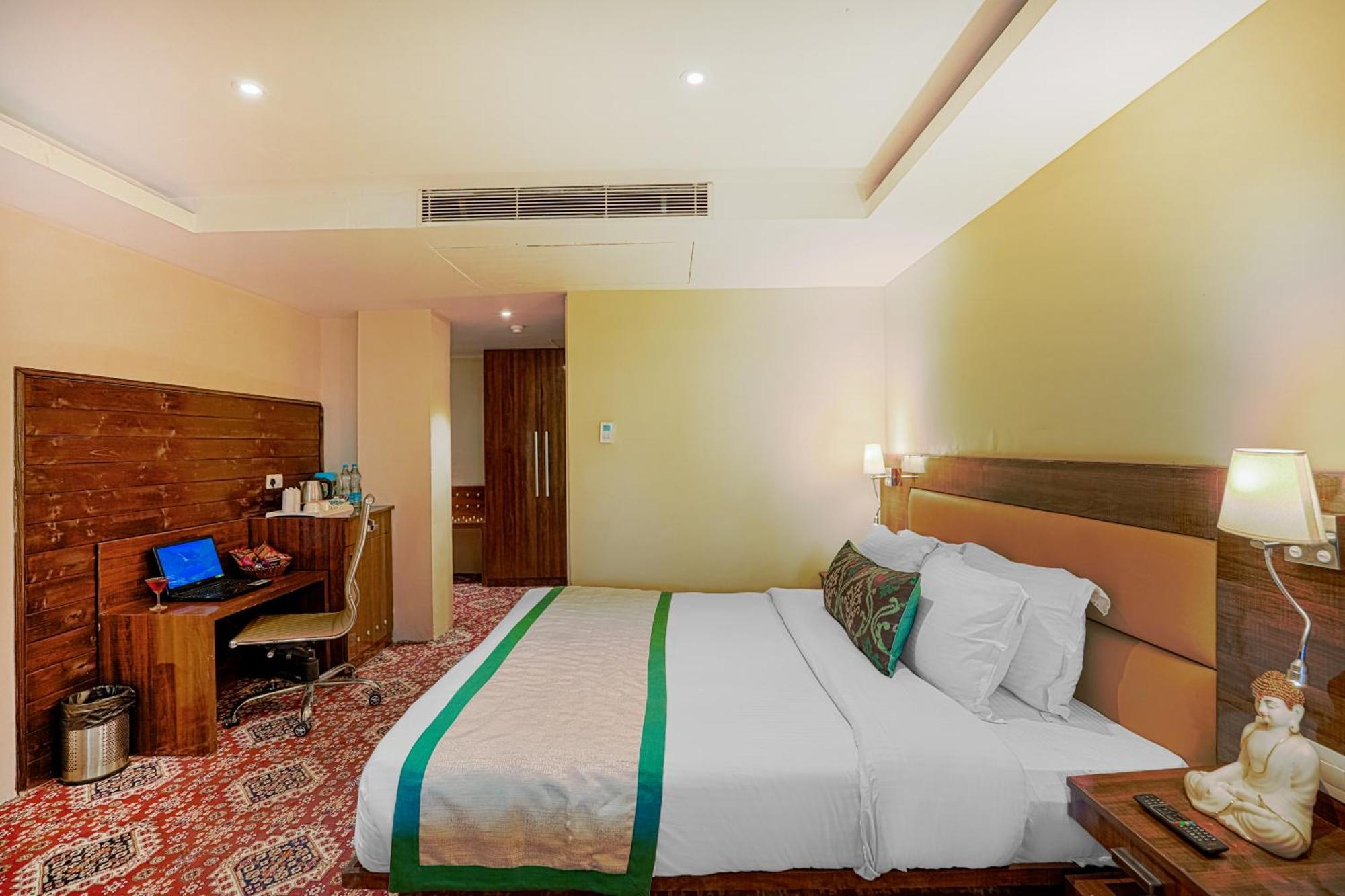 Hotel Himalayan Monal By Blueko Hotels Manāli Kültér fotó